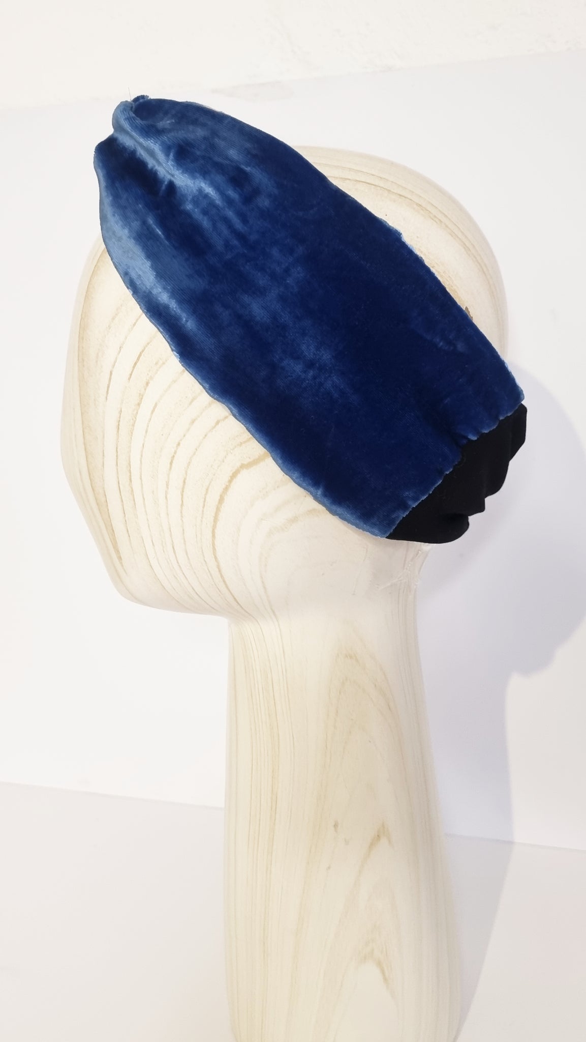 Liz Turban Headband Velvet in Royal Blue