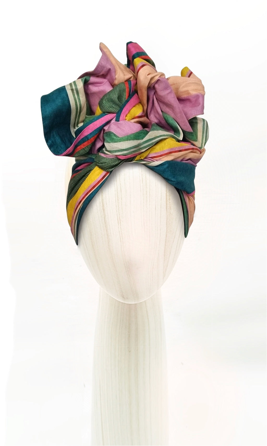 Retro print wired head wrap in classic style, a vintage-inspired and comfortable turban alternative for both fashion lovers and women facing hair loss