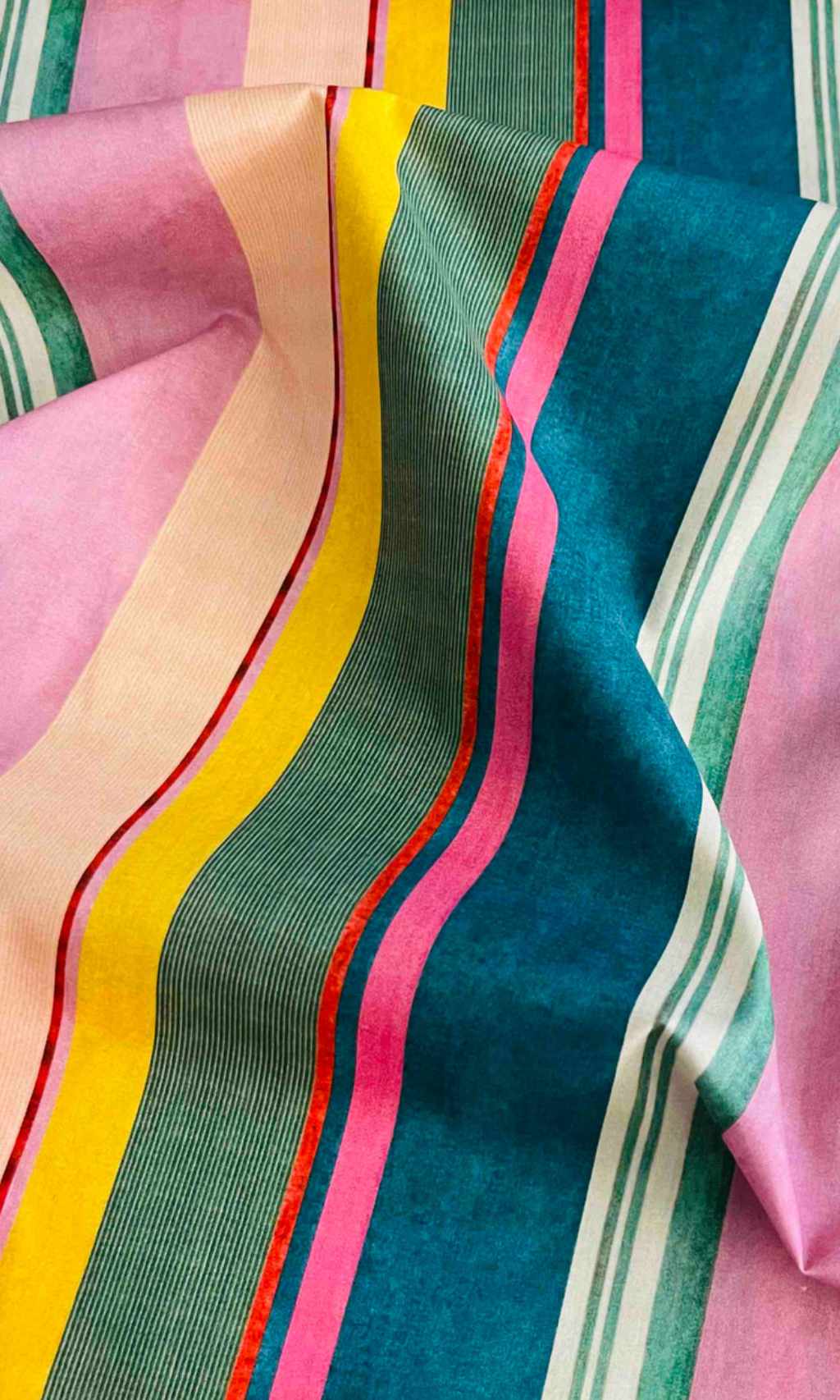 Twisted Retro print head wrap fabric close up view, suitable for fashion wear and sensitive scalps